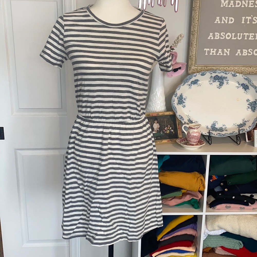 Old Navy Tshirt Dress Gray and White